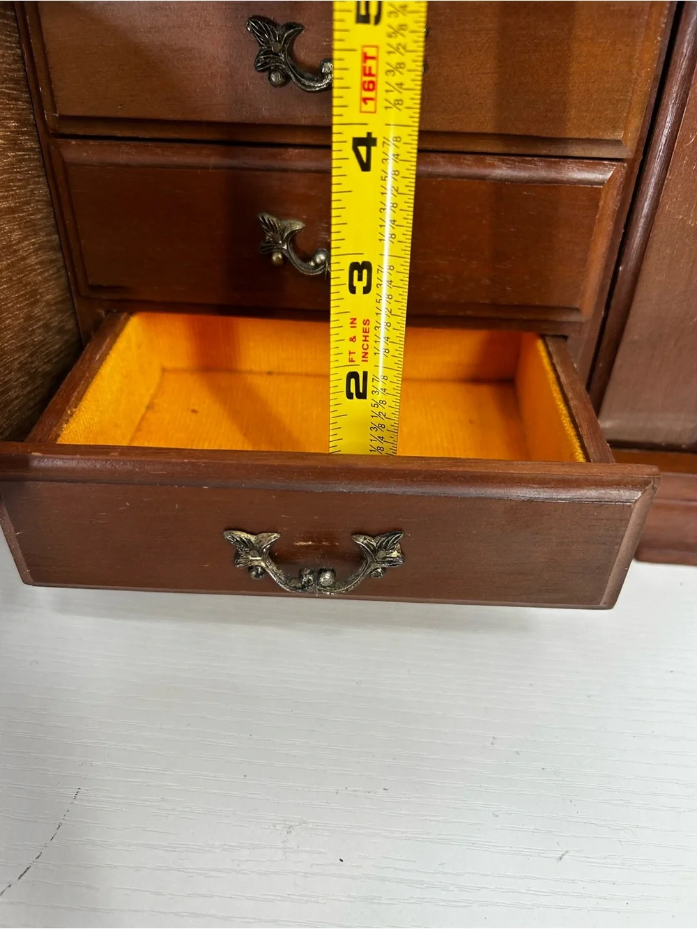 The Unbranded Brand elegant wooden